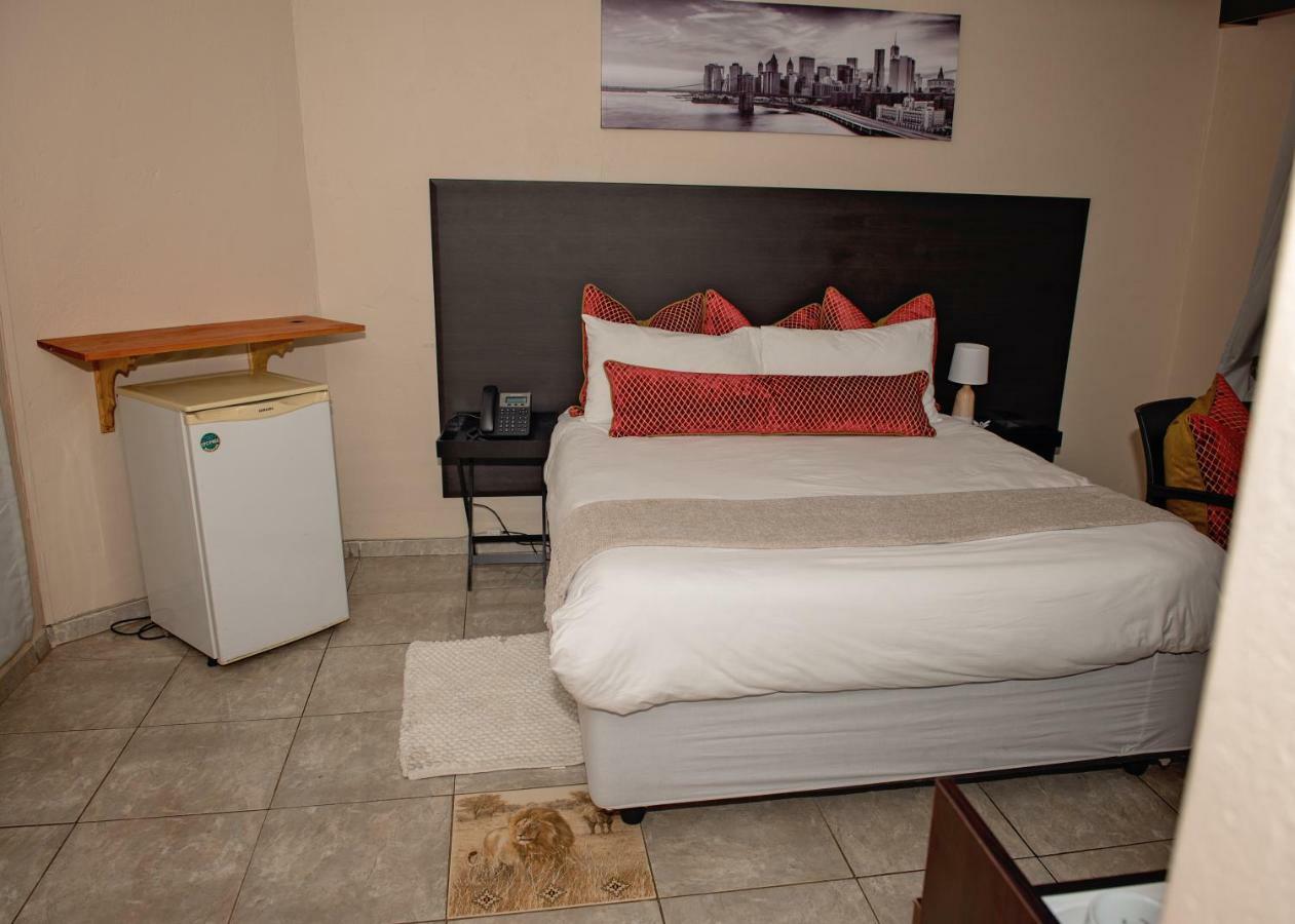 Savannah Guest House 波罗克瓦尼 外观 照片