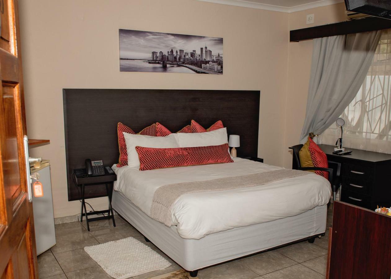 Savannah Guest House 波罗克瓦尼 外观 照片