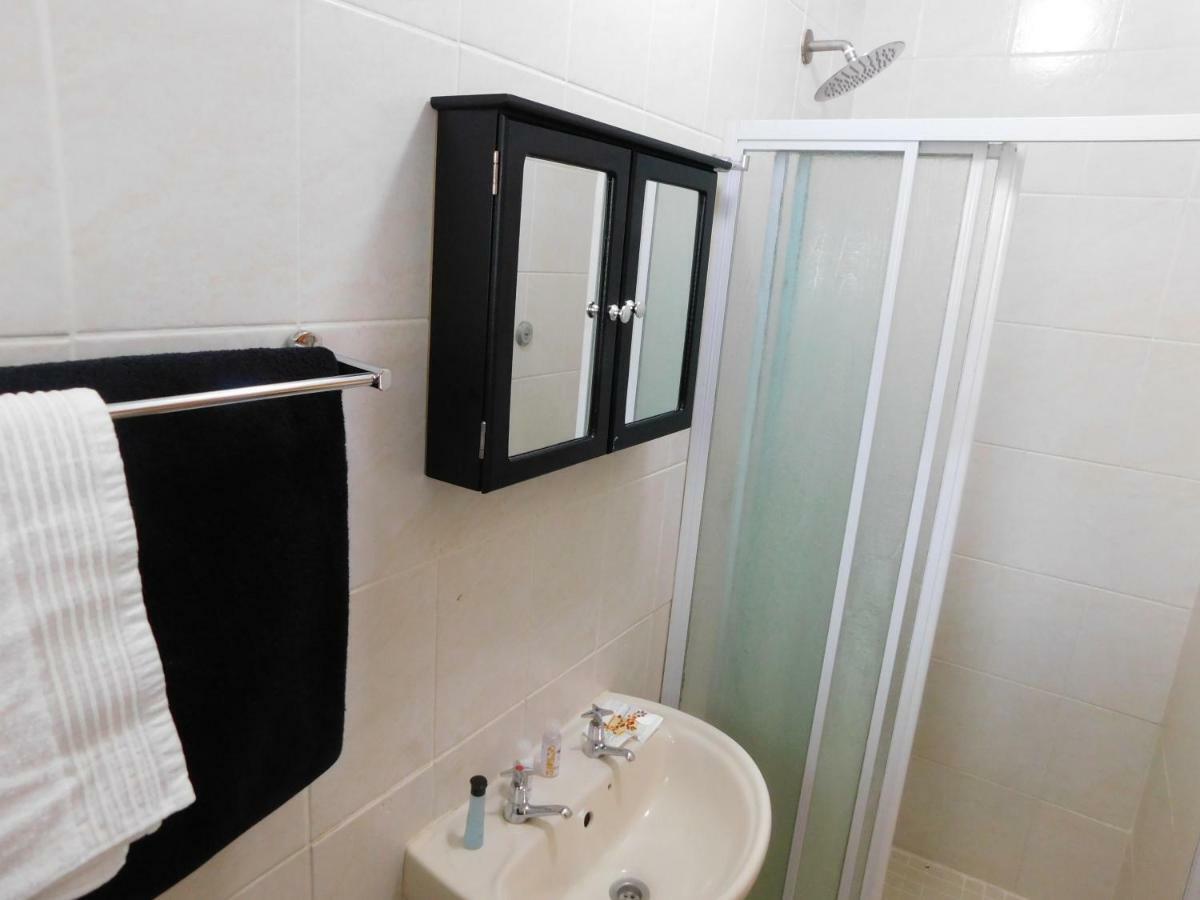 Savannah Guest House 波罗克瓦尼 外观 照片