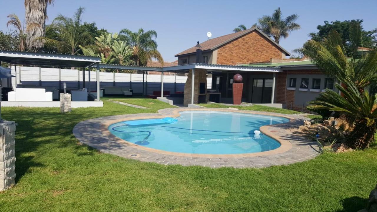 Savannah Guest House 波罗克瓦尼 外观 照片