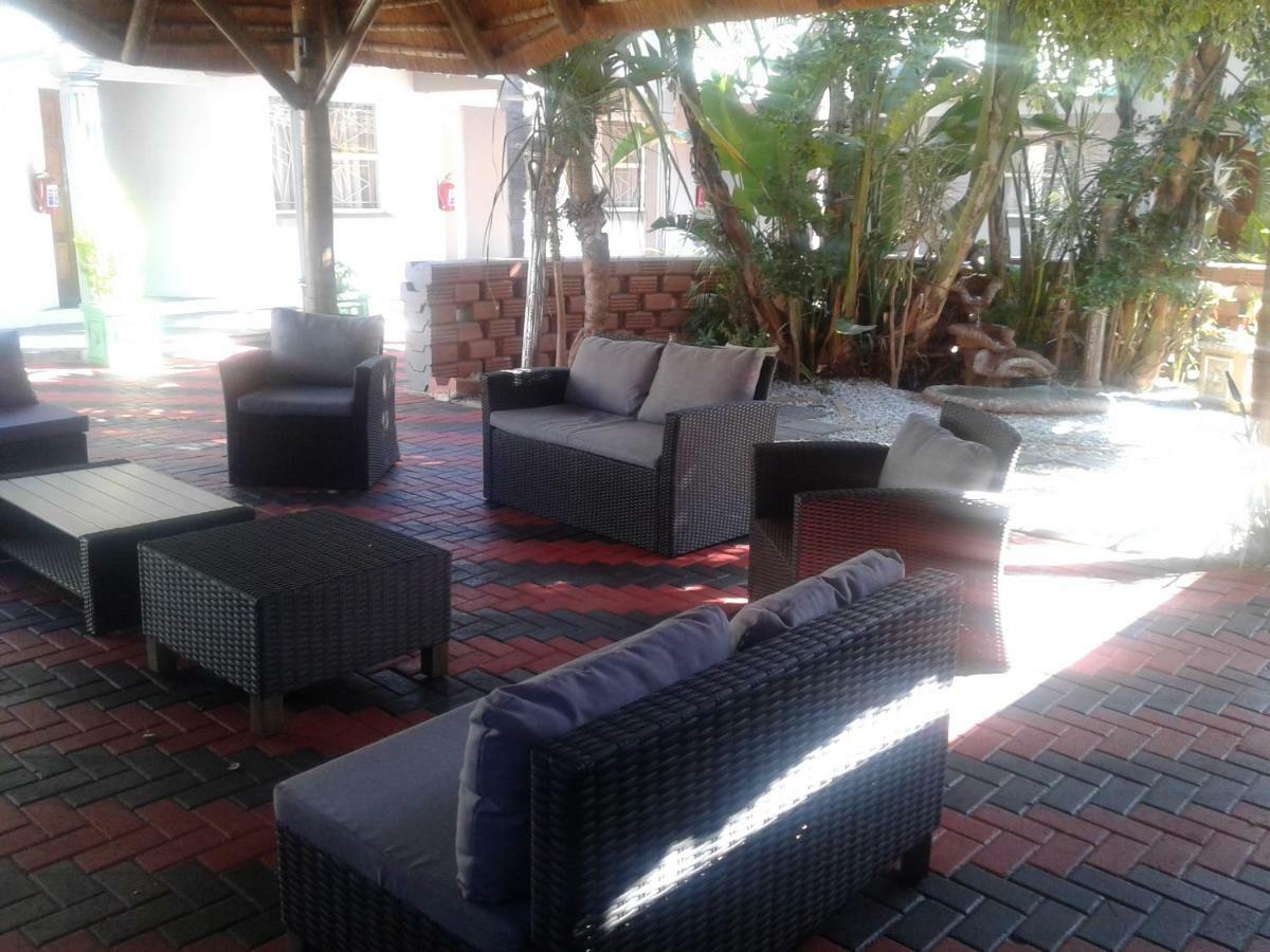 Savannah Guest House 波罗克瓦尼 外观 照片