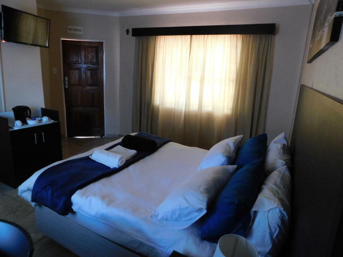 Savannah Guest House 波罗克瓦尼 外观 照片